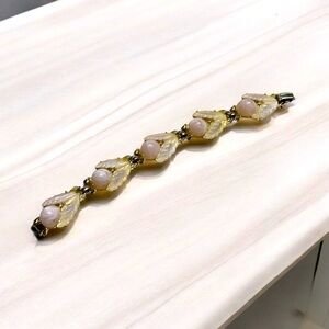 Elegant Gold Tone & Pink‎ Bracelet leaf themed vintage? Costume jewelry bracelet